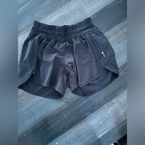 Lululemon Women’s Shorts - Picture 3 of 3
